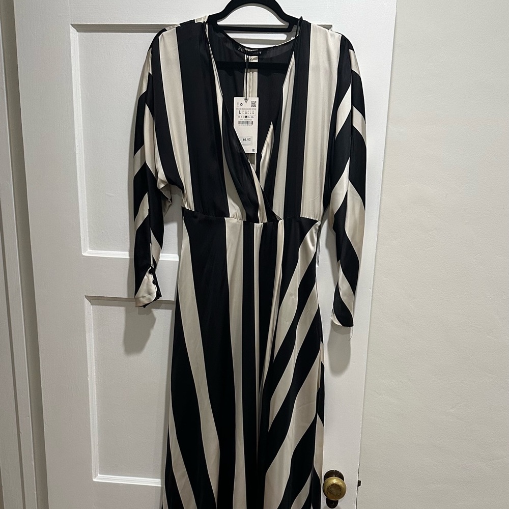 Zara Satin Effect Striped Dress - Large NWT - Picture 2 of 7